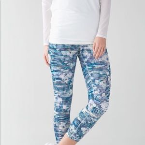 COPY - lululemon Wunder Under Crop high rise size 4